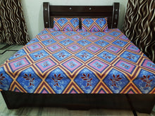 Load image into Gallery viewer, Bajaj New Multicolor Bedsheet With Two Cusion Covers
